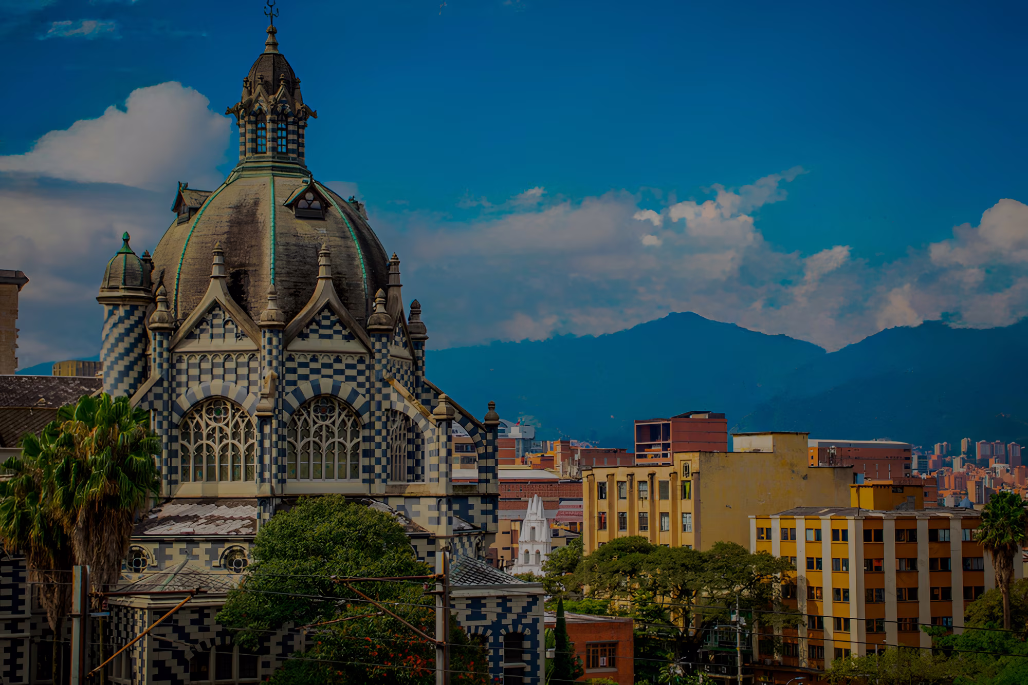 City Tour + Comuna 13 city-comuna-2.avif